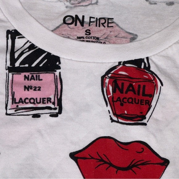 ON FIRE GIRL FASHIONISTA T-SHIRT - Picture 3 of 4